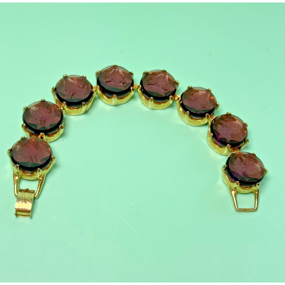 Vintage 7.5" Purple Amethyst Glass Intaglio Cameo Link Bracelet Gold Tone BOLD - Picture 2 of 8